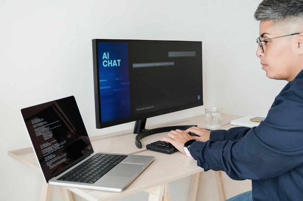 Debate on the future of generative AI: expert perspectives and thoughts