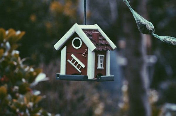 How to develop a comprehensive risk management framework for real estate investment portfolios?