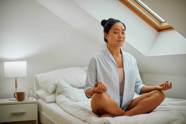 What's the Best Way to Design a Meditation and Yoga Space with Natural Elements and Calming Colors?
